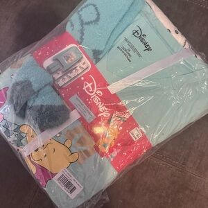 DISNEY WINNIE THE POOH 3 PIECE Pajama PJ-Socks Set Holiday Warm 3X(22W-24W)